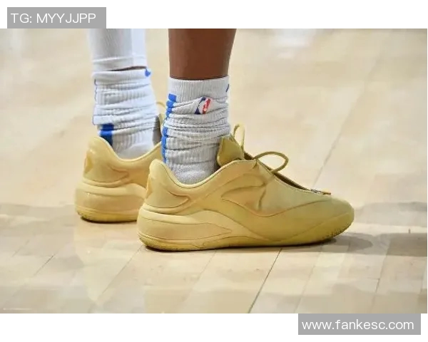 足球球星脚宽差异如何影响球鞋选择与场上竞技表现